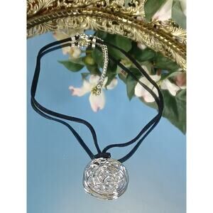 Lia Sophia Intertwined Circle Silver Tone Necklace Beautiful Modern Fashion Fun